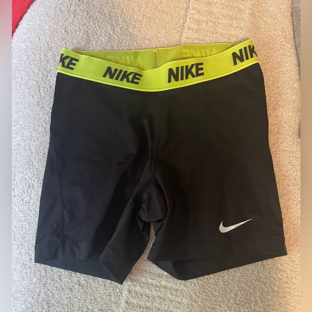 Black Nike pros